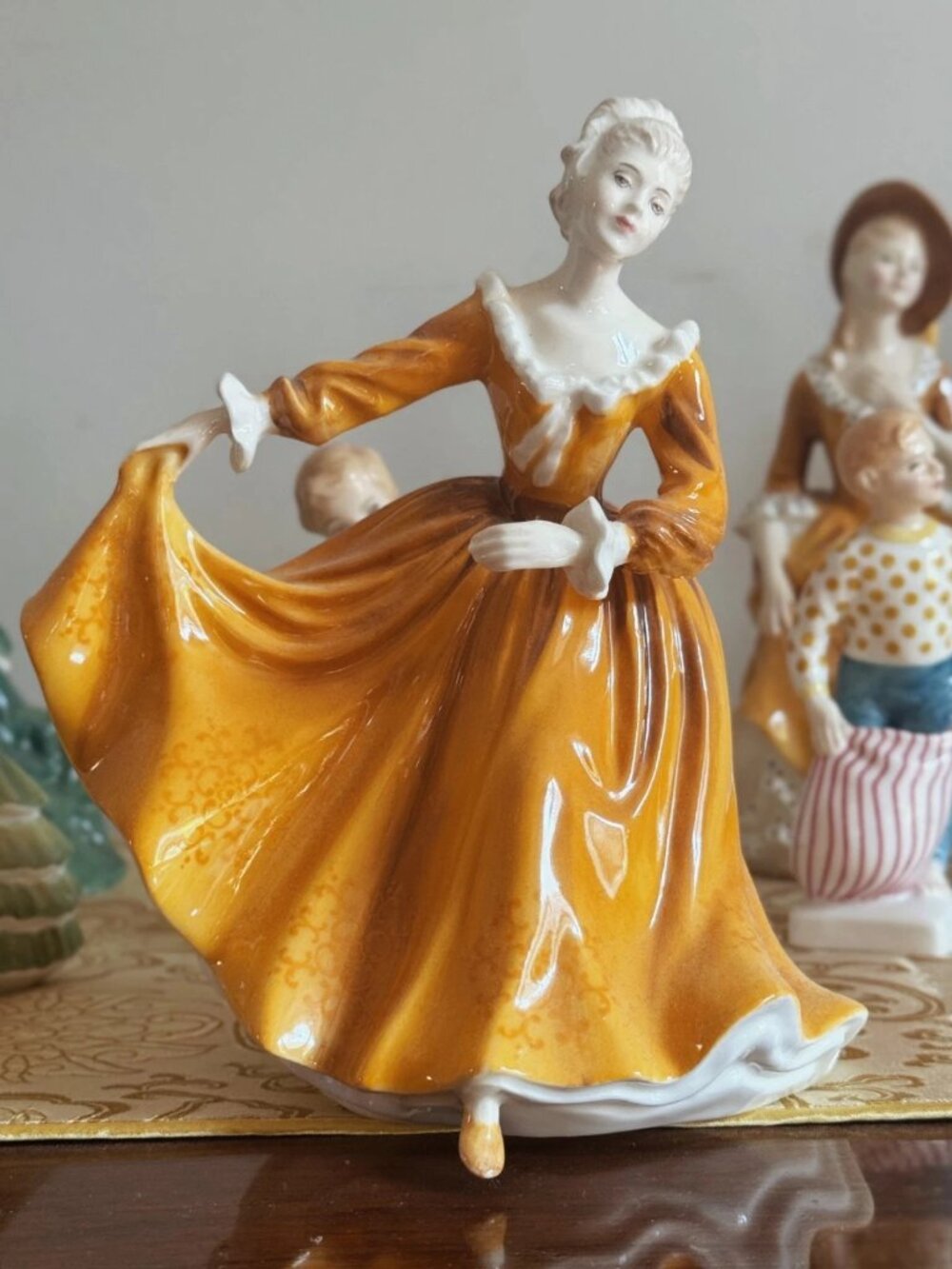 Royal Doulton Kirsty HN2381 Figurine